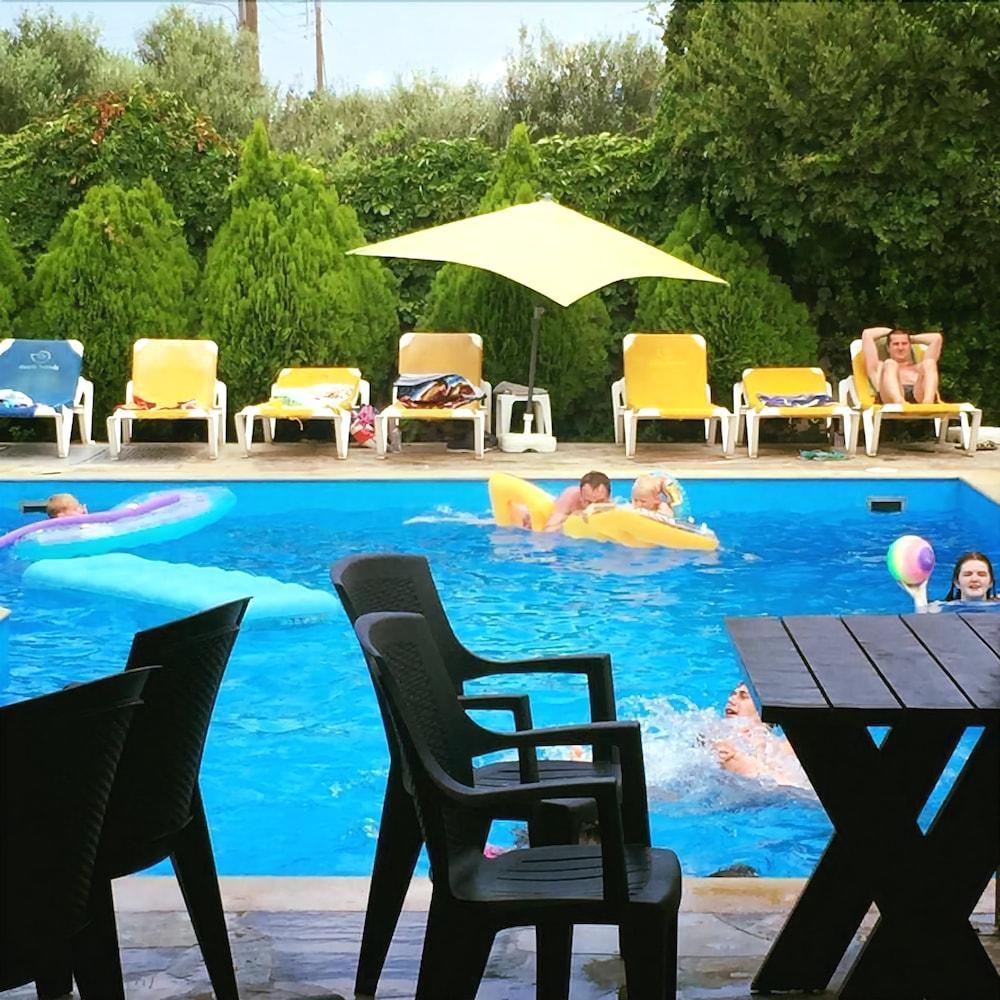 הרסוניסוס Petros Village מראה חיצוני תמונה