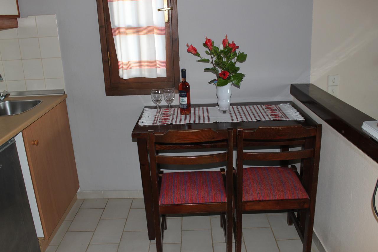 הרסוניסוס Petros Village חדר תמונה
