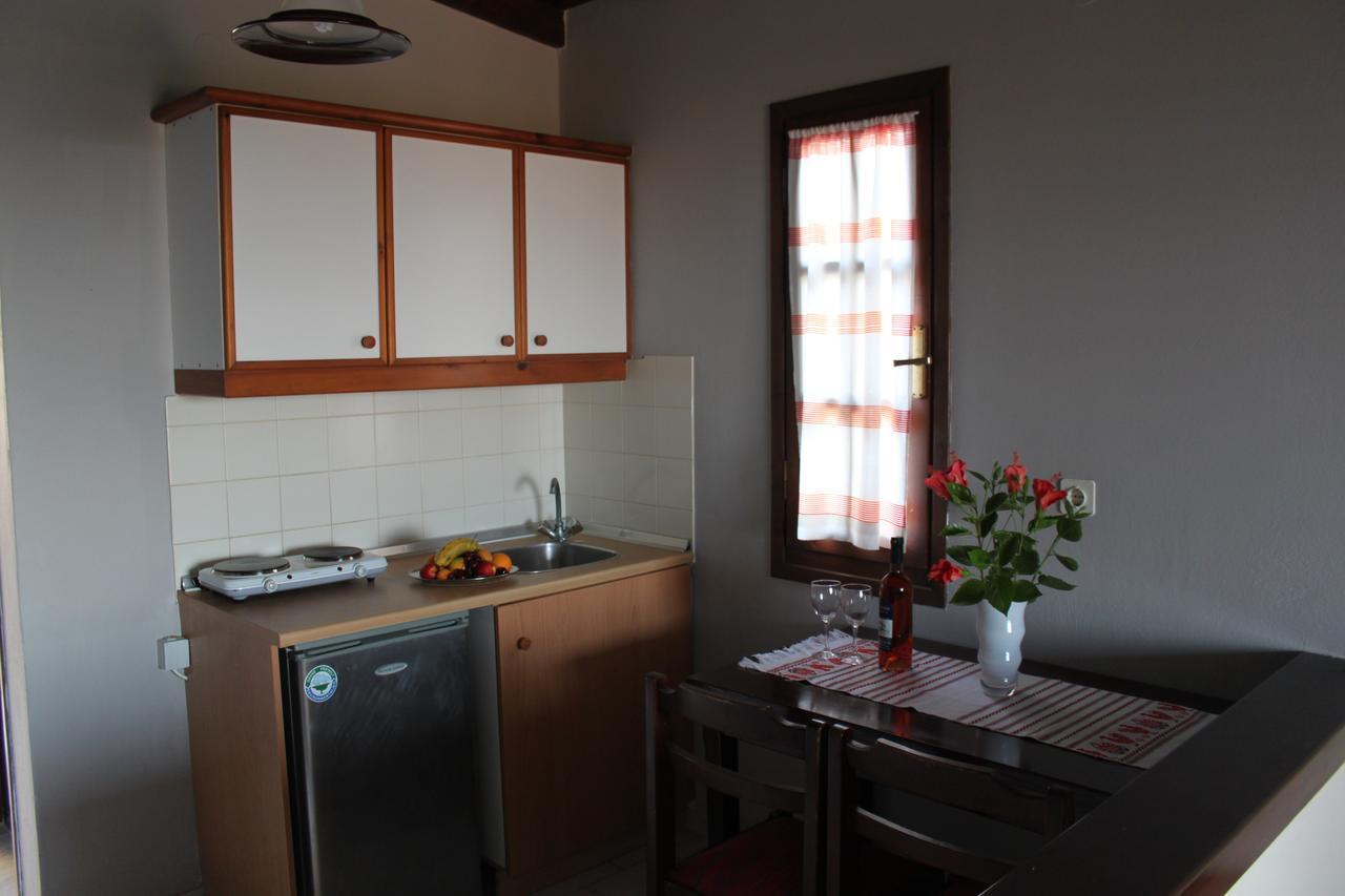 הרסוניסוס Petros Village חדר תמונה