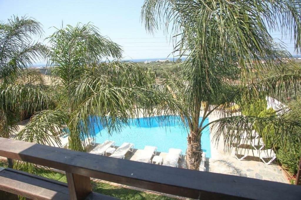 הרסוניסוס Petros Village מראה חיצוני תמונה