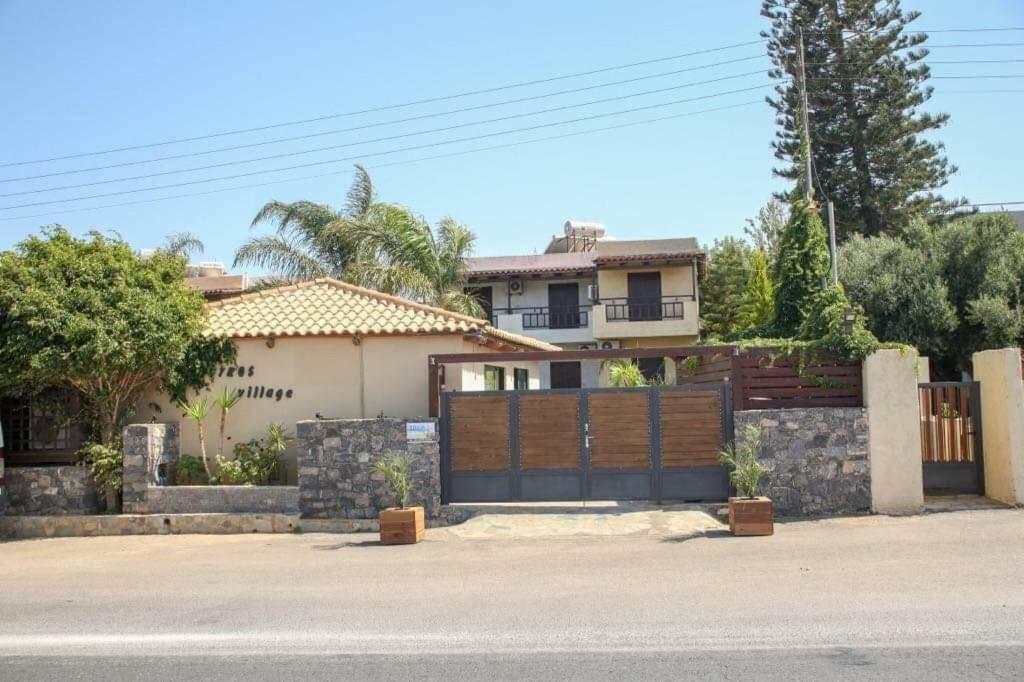 הרסוניסוס Petros Village מראה חיצוני תמונה